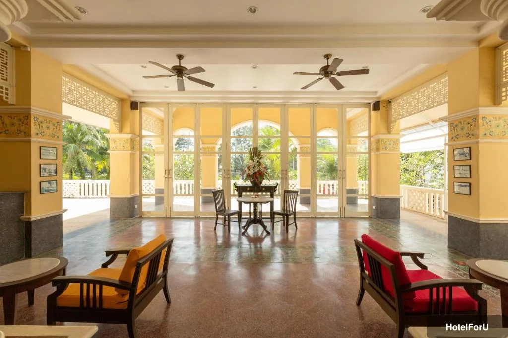 The Front Village Hotel - Lobby