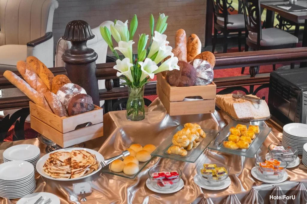 Zenith Sukhumvit Hotel - Food and beverages