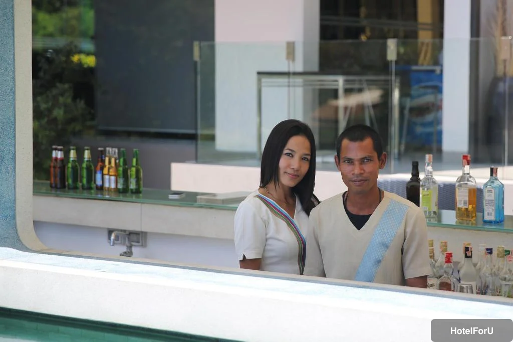 Absolute Twin Sands Resort and Spa - Poolside bar