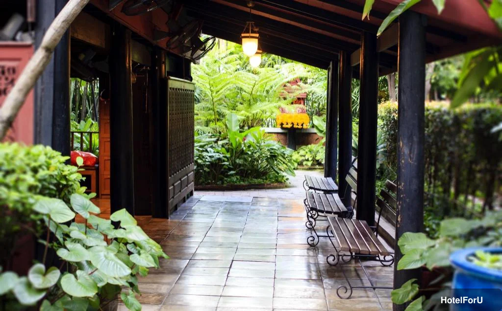 Arnoma Grand - Jim Thompson - 1.4 km from property
