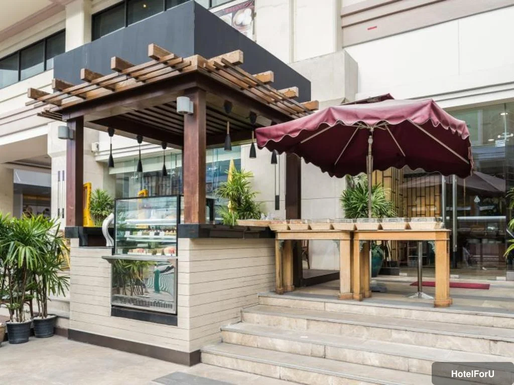 Arnoma Grand - Food and beverages