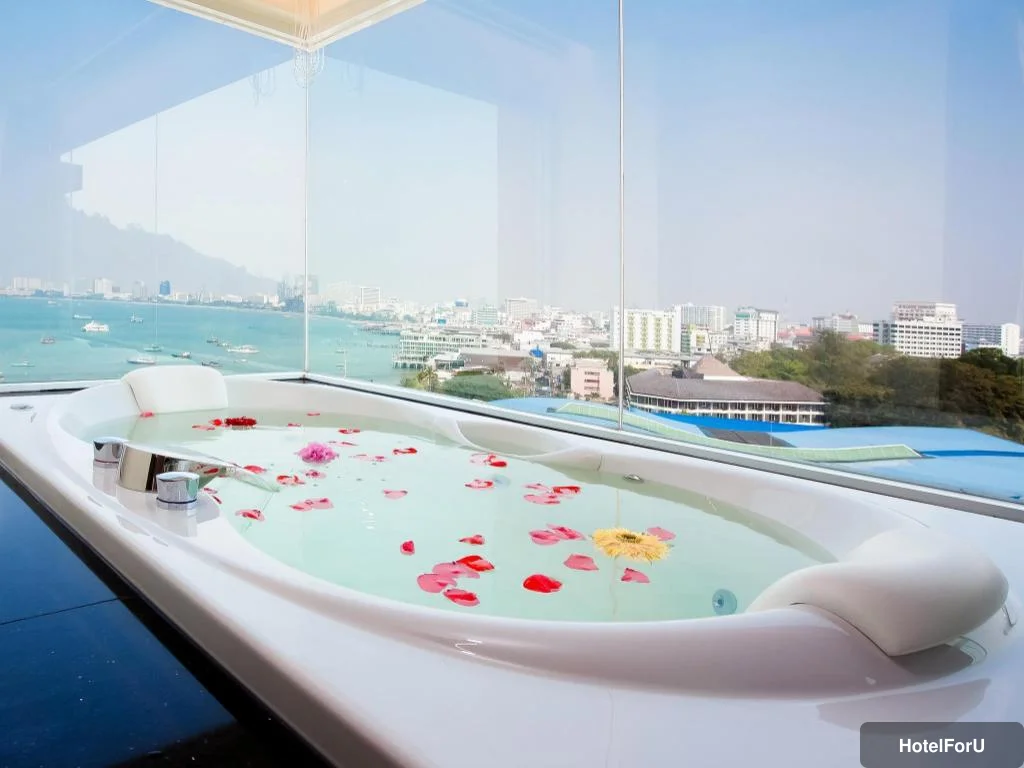 Balihai Bay Residence - Bathtub