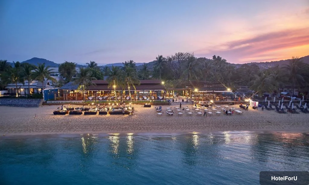 Bandara Resort and Spa, Samui - Private beach