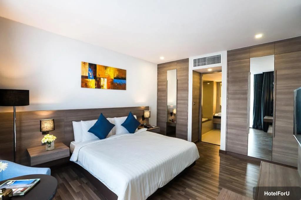Best Western PLUS Wanda Grand Hotel - Suite 1 King Bed Non Smoking City View - Bedroom