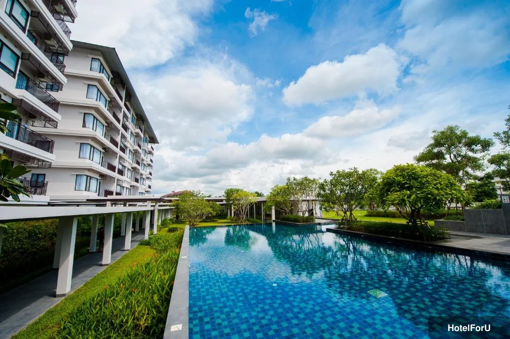 Burgundy Residence 304 - Swimming pool