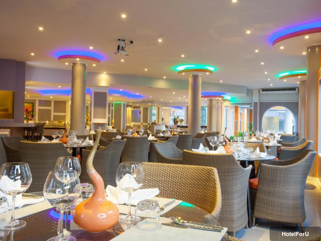 Chabana Kamala Hotel - Restaurant