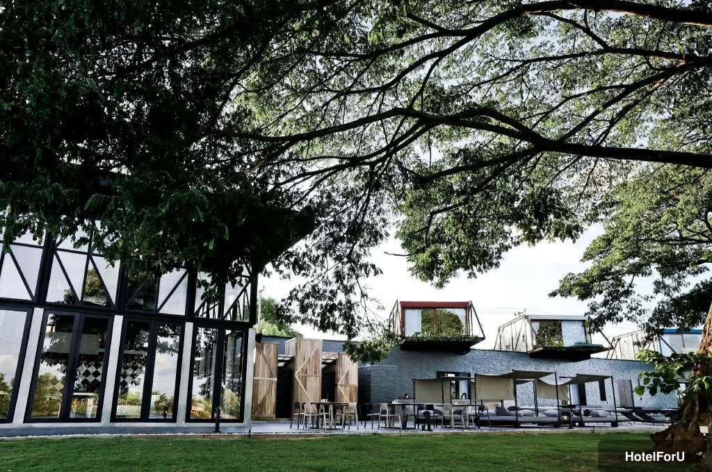 Cross River Kwai (formerly X2 River Kwai) - Exterior view