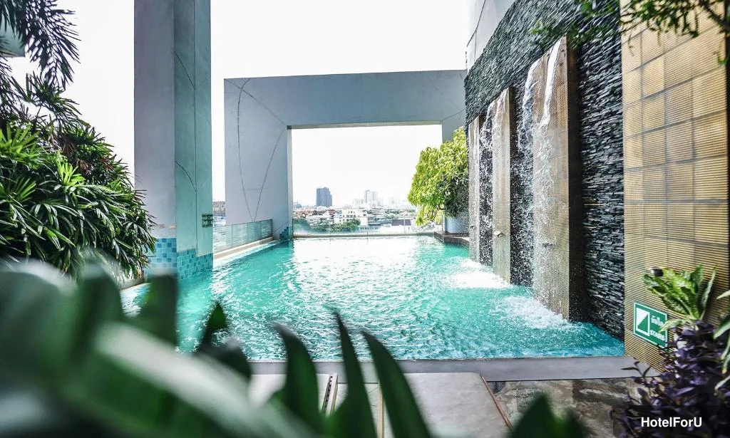 Grand Howard Hotel - Swimming pool