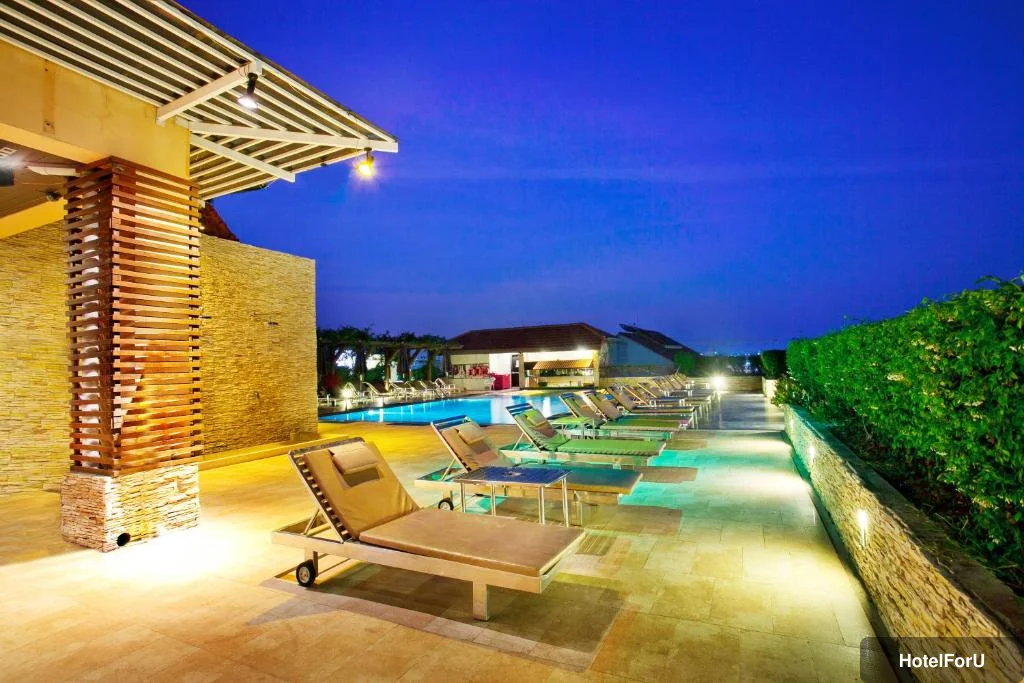Intimate Hotel Pattaya - Swimming pool