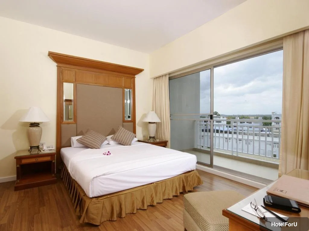 Kameo Grand Hotel & Serviced Apartments - Rayong - View