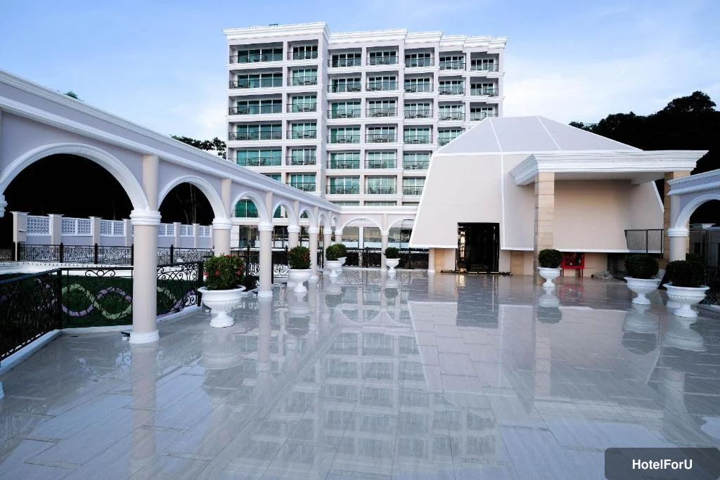 LK Emerald Beach - Exterior view