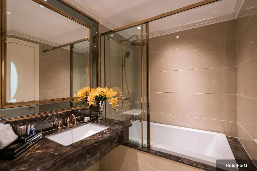 LK Emerald Beach - Bathroom