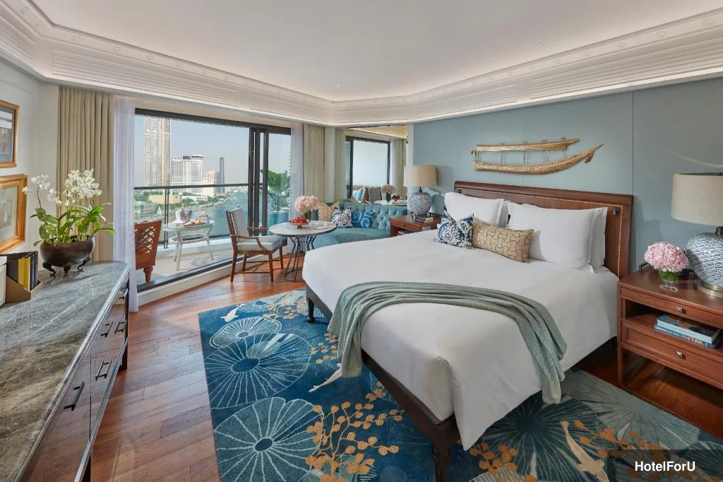 Mandarin Oriental Bangkok - Deluxe Balcony Room King - Bed