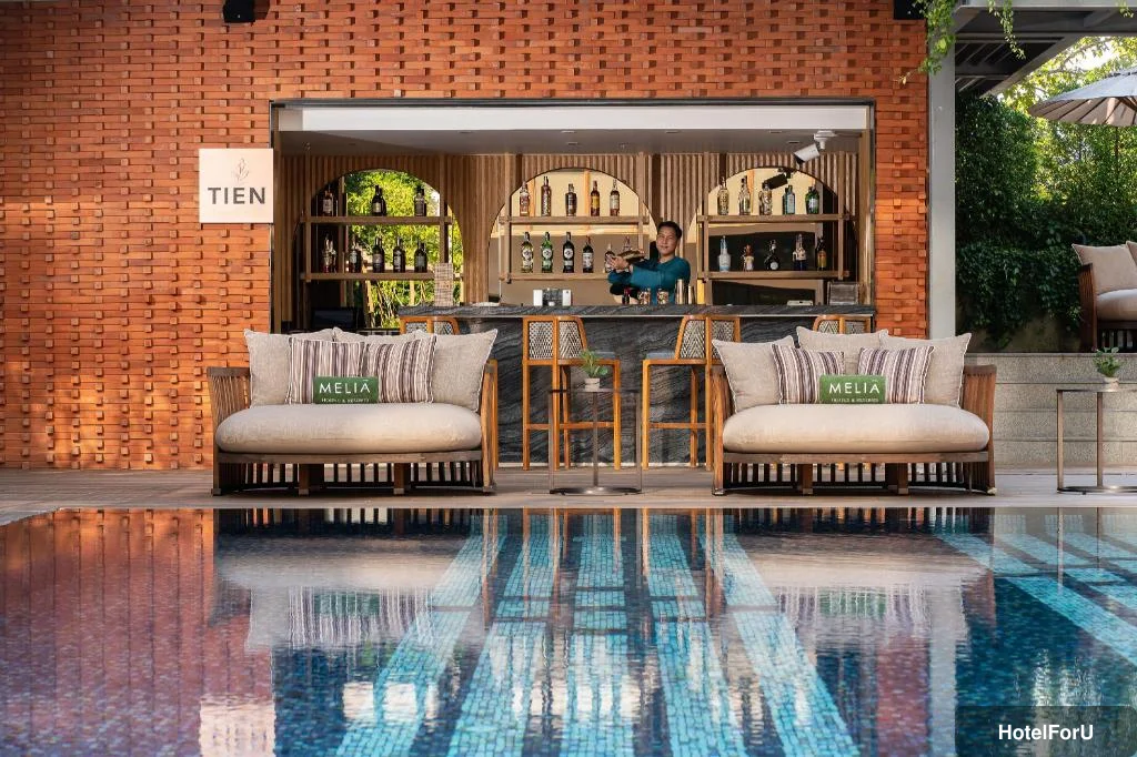 Melia Chiang Mai - Poolside bar
