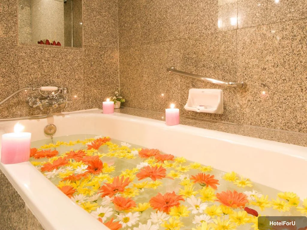 Montien Riverside Hotel Bangkok - Bathtub
