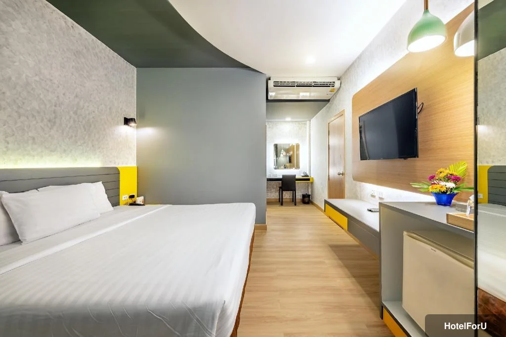 Qiu Hotel Sukhumvit - Deluxe Room without Window - Bed