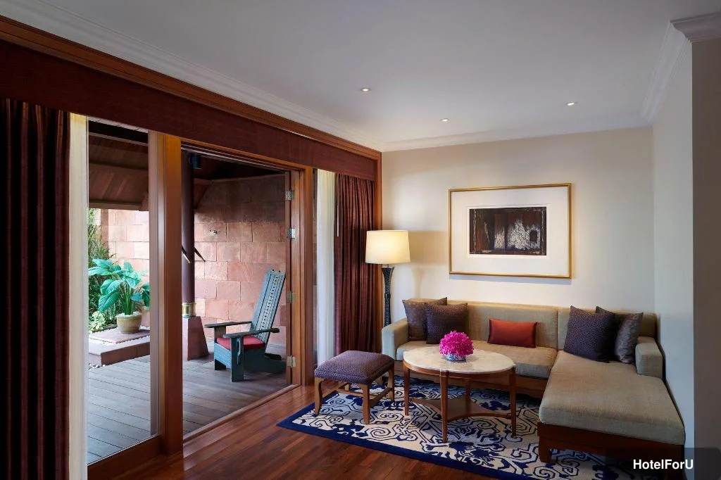 Sheraton Grande Sukhumvit, a Luxury Collection Hotel, Bangkok - Rajah Suite, 1 Bedroom Suite, 1 King - Separate living room