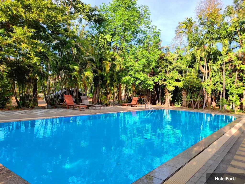 Thong Paeka Hotel - Swimming pool