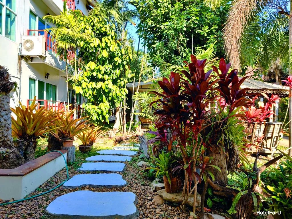 Thong Paeka Hotel - Exterior view