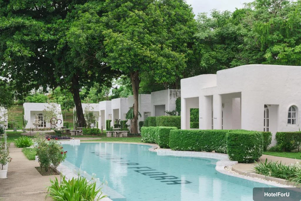 Villa La Flora Kanchanaburi - Swimming pool