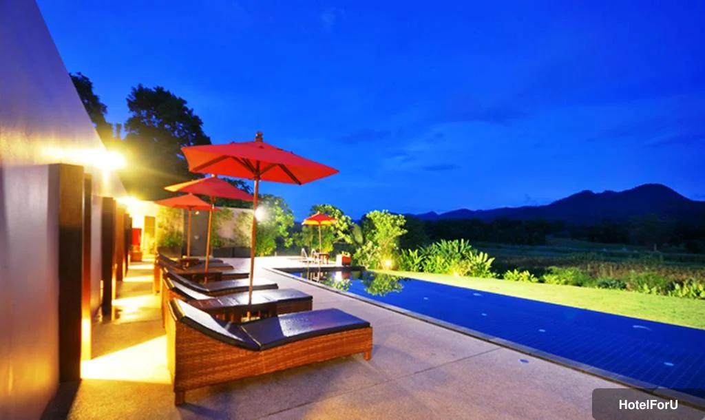 Yoma Hotel - Swimming pool