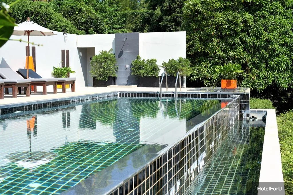 Yoma Hotel - Swimming pool