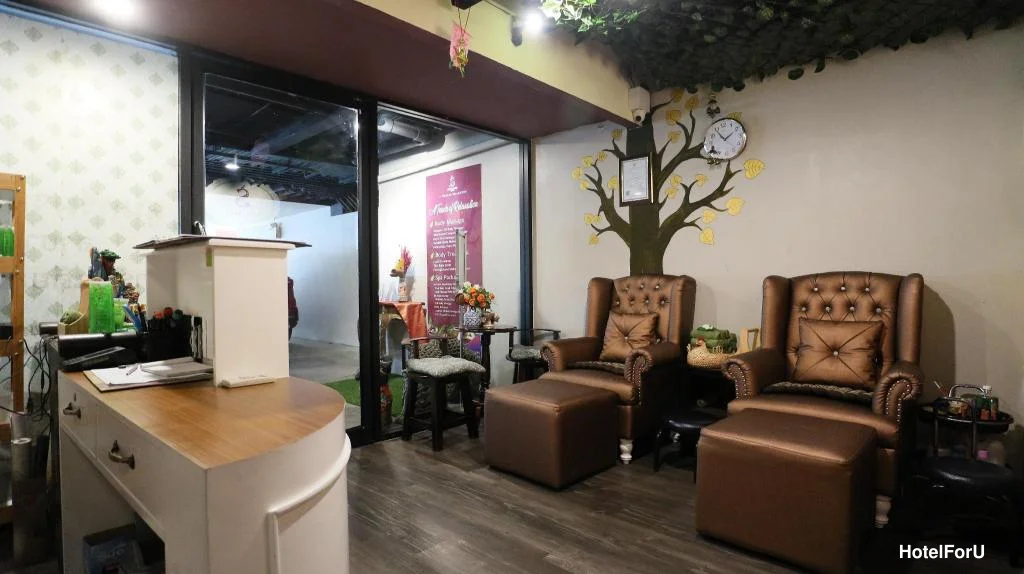 Arcadia Suites Ploenchit Bangkok - Reception