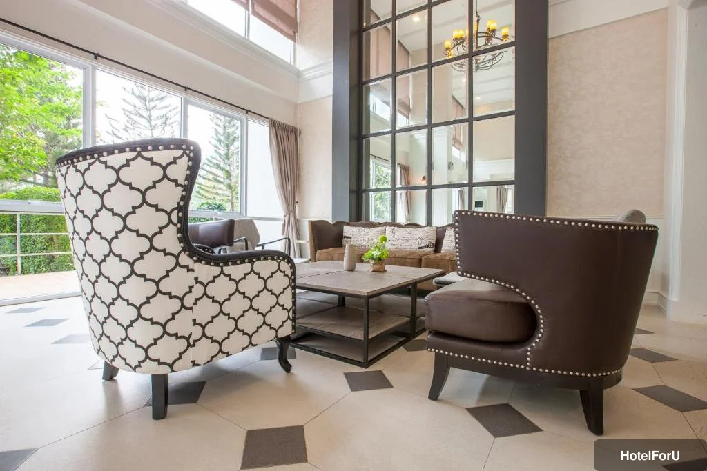 Courtyard Khaoyai by Paka - Shared lounge/TV area