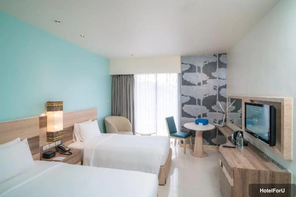 Holiday Inn Express Phuket Patong Beach Central - 2 Single Standard Rainbow Road View - Guestroom