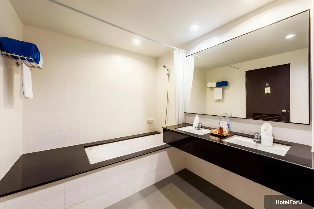 Kata Sea Breeze Resort hotel photo 1