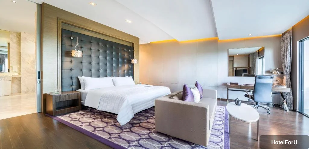 Le Méridien Suvarnabhumi, Bangkok Golf Resort & Spa - Presidential Suite, 1 Bedroom Presidential Suite, 1 King, Golf view, Balcony - Bed