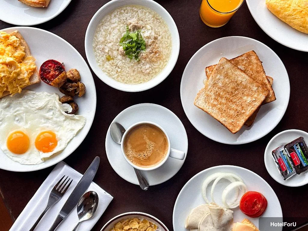 Rembrandt Hotel Bangkok - Food and beverages