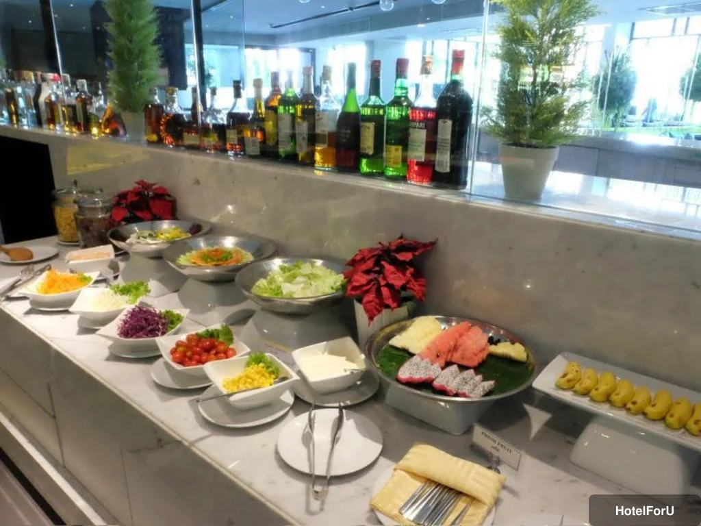 Season Five Hotel - Buffet
